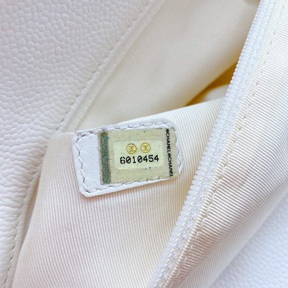 Sale!❤️Chanel Vintage Caviar Wood Handle Tote - Picture 16 of 16